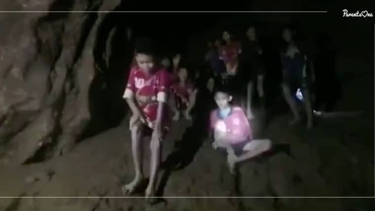 NEWS: จิตแพทย์เผยทีมหมูป่า #ถ้ำหลวง อาจมีอาการเพ้อเพราะอยู่ที่มืดและแคบนาน